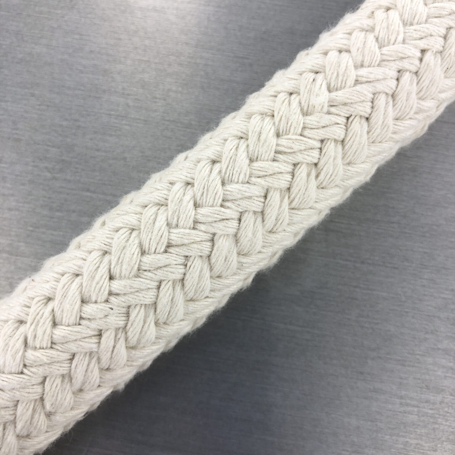 Rond gevlochten leer 4mm vintage zwart per 20cm